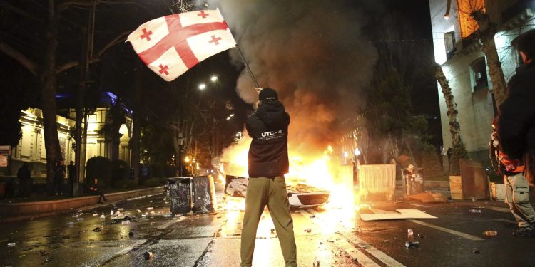 Gruzijska vladajuća stranka želi zabraniti oporbenu stranku