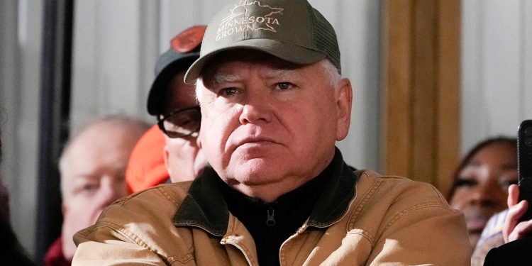 Guverner Minnesote Tim Walz ranije je bio optužen za DUI u matičnoj državi Nebraska