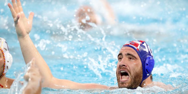 HIT MEĐU ŽENAMA Internet bruji o izgledu zvijezde Barakuda: Milanović je ‘nestao’ kad se slikao pored njega | NACIONAL.HR