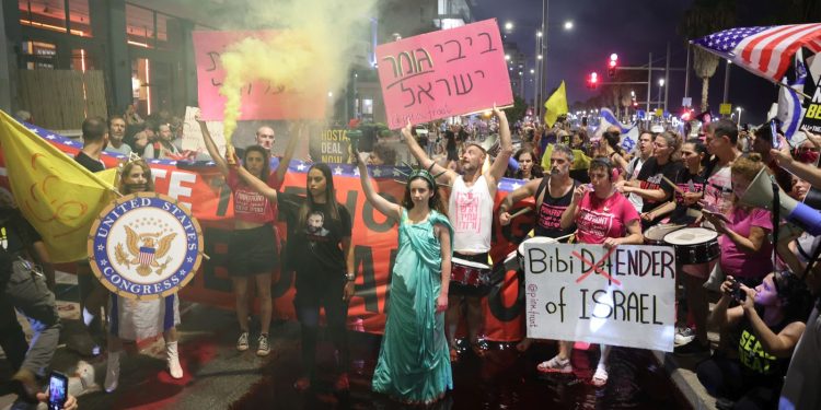 PROŠLO JE TRISTO DANA Tisuće na ulicama, obitelji talaca okupile se s prosvjednicima | NACIONAL.HR