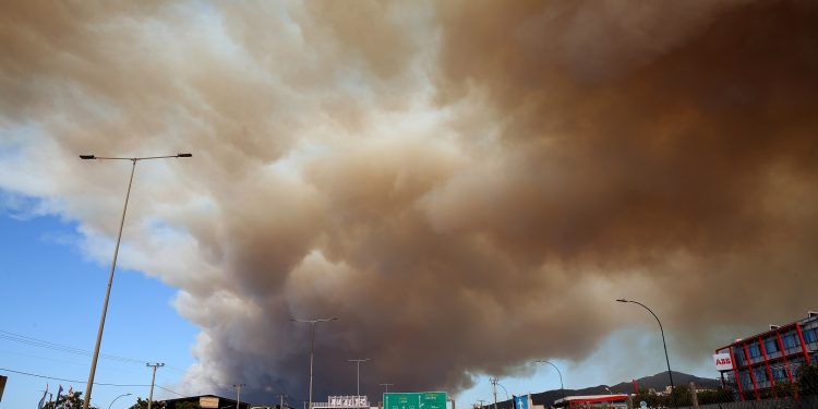 NAPOKON SE SMIRUJE Usporeno širenje požara kod Atene: Vatrogasci još u stanju pripravnosti | NACIONAL.HR