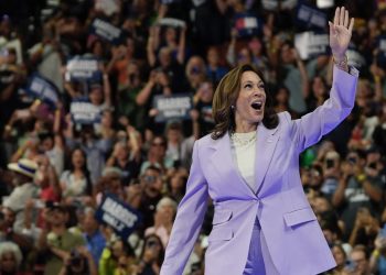 Harris prikupio 12 milijuna dolara na prikupljanju sredstava u San Franciscu dok Pelosi dočekuje potpredsjednika kod kuće