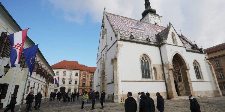 Hrvat želi pozvati policiju crkvi, ispalio na živce: ‘Ne mogu zamisliti da netko ovo podržava’