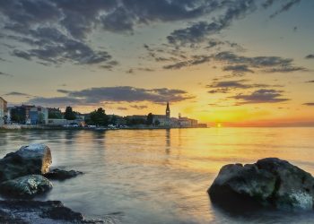 Hrvatski turistički biser pogodila teška nevolja: Turisti izbjegavaju plaže, ovo niste nikad vidjeli