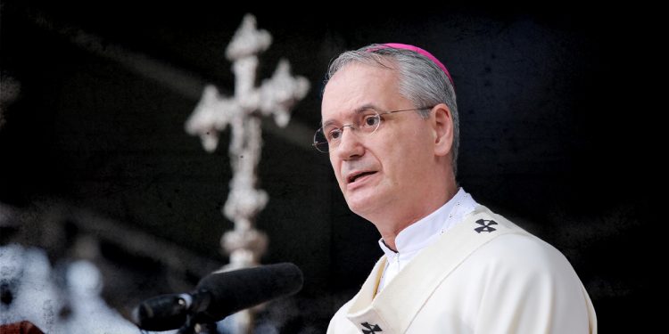 I DALJE ODRŽAVA MISE Umjesto da ga suspendira, Dražen Kutleša svećenika optuženog za pedofiliju smjestio u svećenički dom | NACIONAL.HR