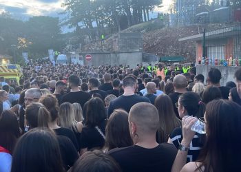 ‘INVAZIJA’ NA STADION Pjeva se ‘otvori Marija vrata’