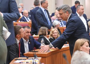 Istina o Plenkoviću izlazi na vidjelo, pritisak stiže sa svih strana: ‘Telefon mu je zazvonio’