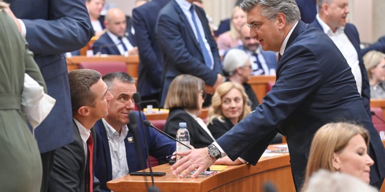 Istina o Plenkoviću izlazi na vidjelo, pritisak stiže sa svih strana: ‘Telefon mu je zazvonio’