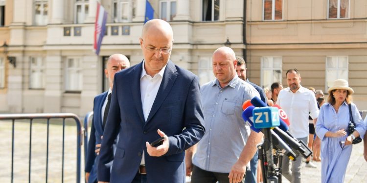 Iz Radićevog tabora sumnjaju da im prijeti krađa izbora: ‘Obavezno pošaljite promatrače’