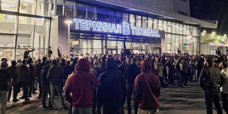 Izrečene zatvorske kazne za antisemitske pobune u Rusiji — RT Rusija i bivši Sovjetski Savez