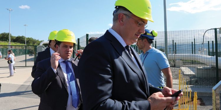 JOŠ JEDAN PROPALI MINISTAR ‘Butković je uvjeren da iza pritiska splitskog HDZ-a na njega stoji sam Plenković, koji mu želi skinuti glavu’ | NACIONAL.HR