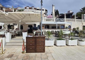 JOŠ UHIĆENJA Splitska policija prijavila još 12 osoba zbog divljaštva u hvarskom restoranu