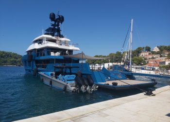 Jahta vrijedna 45 milijuna dolara uplovila u jadransku luku: Tjedan na njoj košta 270 tisuća eura