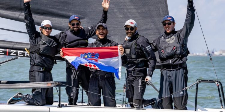 Jedriličari iz Trogira briljirali u San Franciscu!