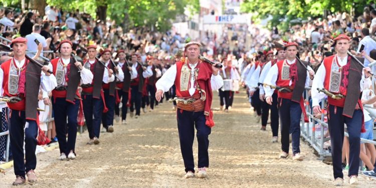 Jure Domazet Lošo pobjednik je 309. Sinjske alke