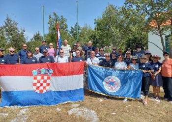 KARUSEL ISTINE “Svi su nas zaboravili. Podsjećamo ih na ono nama sveto, čega smo mi bili sudionici, a oni danas uživaju!”