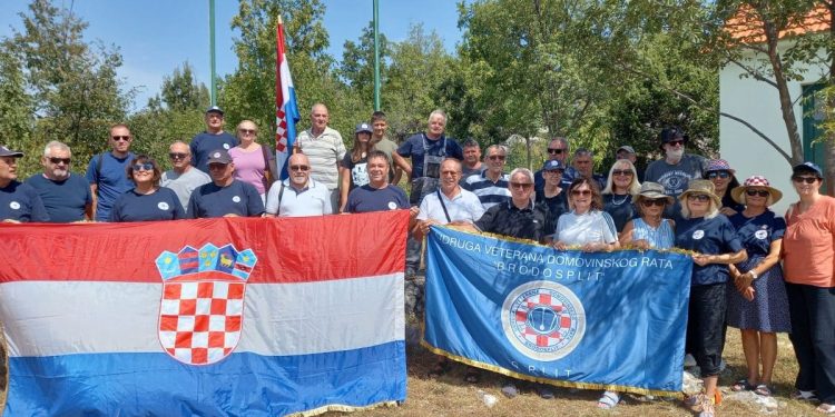 KARUSEL ISTINE “Svi su nas zaboravili. Podsjećamo ih na ono nama sveto, čega smo mi bili sudionici, a oni danas uživaju!”