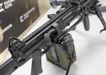 Kalašnjikov predstavio novi mitraljez i bacač granata (VIDEO) — RT Rusija i bivši Sovjetski Savez