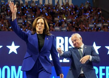 Kamala Harris prihvaća predsjedničku nominaciju na posljednjoj večeri DNC-a