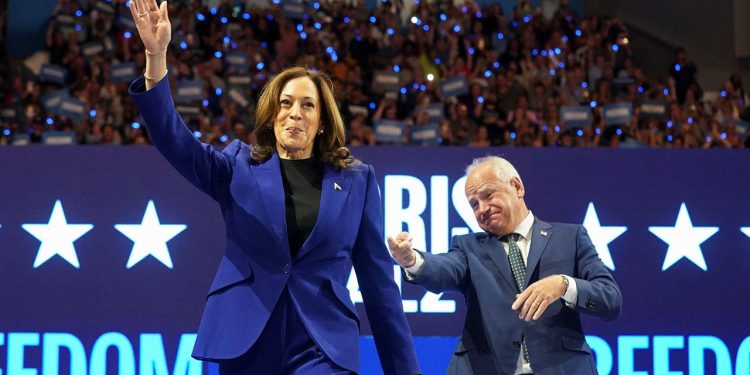 Kamala Harris prihvaća predsjedničku nominaciju na posljednjoj večeri DNC-a