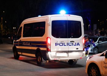 Kaos u Dubravi, pijan pucao iz automobila