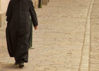 Kaštelani se opraštaju od omiljenog svećenika