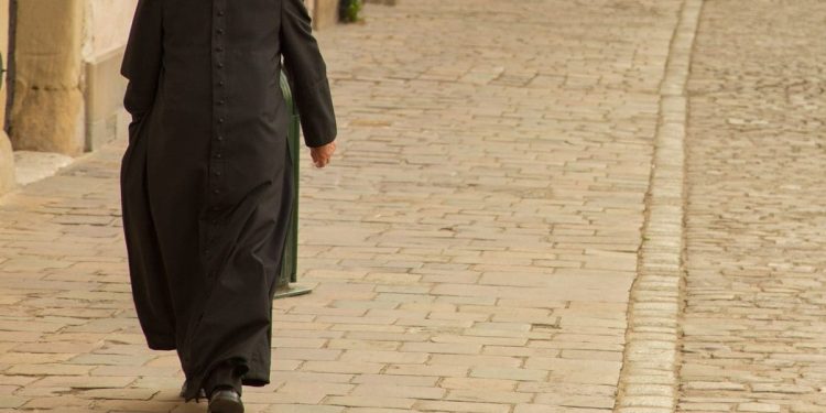 Kaštelani se opraštaju od omiljenog svećenika