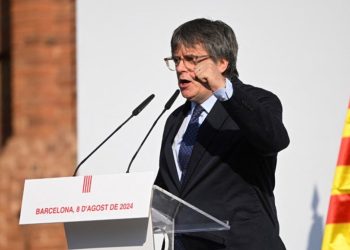 Katalonski separatist Puigdemont izbjegao je uhićenje pri kaotičnom povratku u Španjolsku