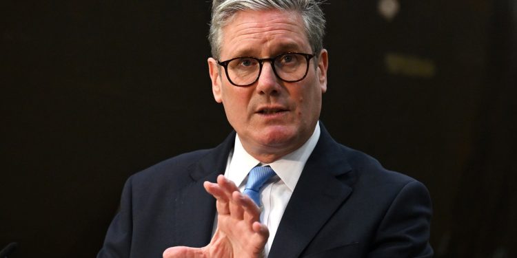 STARMER ‘Ovo nisu prosvjedi, ovo je krajnje desničarsko nasilje, svi uključeni osjetit će punu snagu zakona’ | NACIONAL.HR