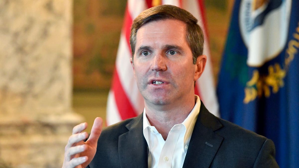Demokratski guverner Kentuckyja Andy Beshear