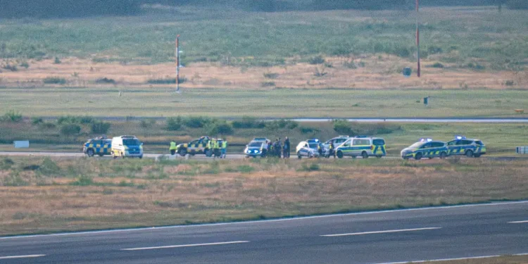 Klimatski aktivisti provaljuju u njemačke zračne luke, zaustavljajući zračni promet