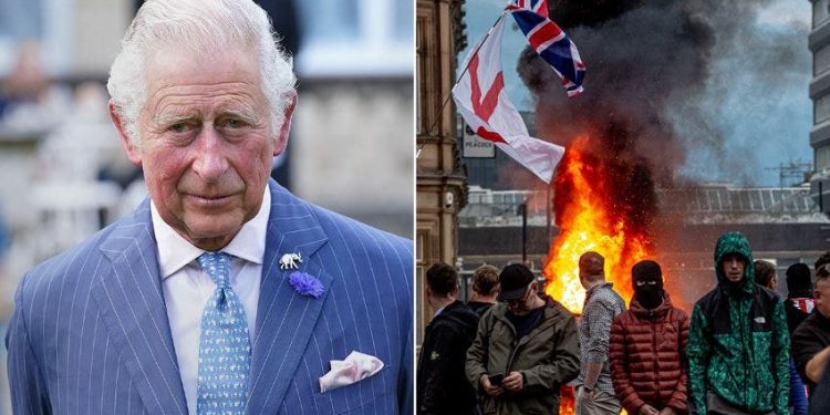 Kralj Charles hvali ‘otpornost’ nad ‘agresijom’ u neredima nakon kritika da nije prije osudio nemire u UK-u