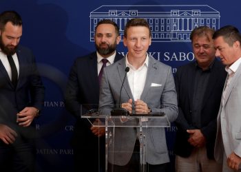 Kuha u liberalnoj stranci, desna ruka najpoznatijeg člana kreće u borbu sa šefom: ‘Odličan vođa’