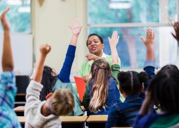 Kurikulum čikaških škola o seksualnom obrazovanju djecu u osnovnoj školi uči o rodnom identitetu, blokatorima puberteta