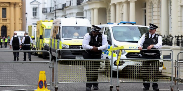 Ljudi izbodeni, policija napadnuta na Notting Hill karnevalu u Londonu