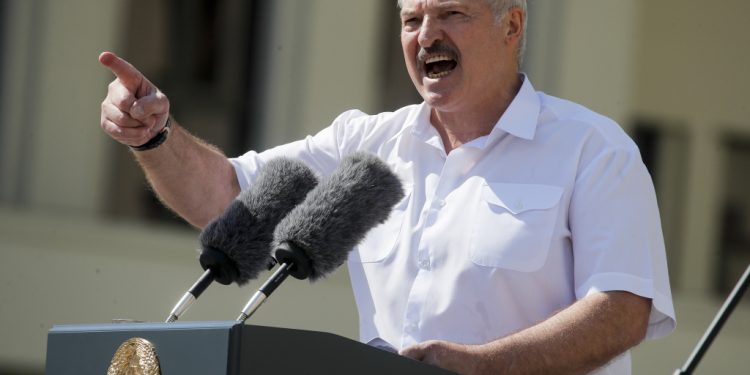 Lukašenko optužio visoke dužnosnike da žele rat u Ukrajini: ‘Njima je dobro dok se oni ubijaju’