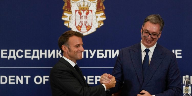 Macron i Vučić sklopili veliki posao: Srbija od Francuske kupuje 12 Rafalea