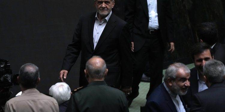 Macron pozvao iranskog predsjednika na deeskalaciju pa dobio oštre kritike: ‘Ovo su dvostruki standardi’