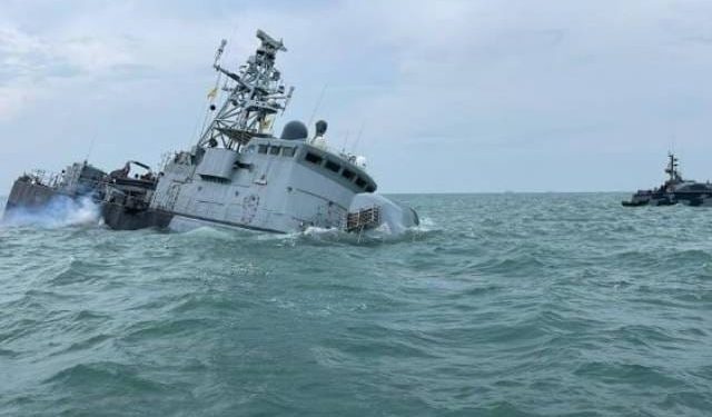 Malezijski patrolni brod potonuo nakon to je udario u “nešto” pod površinom!