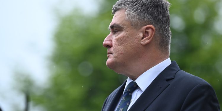 Milanović s Hvara: ‘Ovolika ovisnost o turizmu je prevelika, izgubit ćemo ključna znanja’