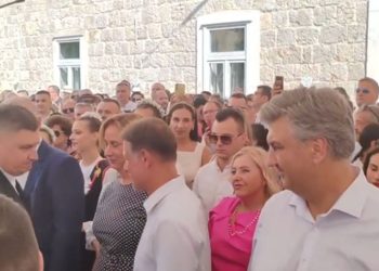 Milanović se rukovao s Jandrokovićem, s Plenkovićem – nije