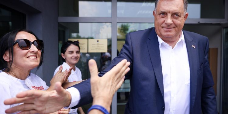 DODIKOV REŽIM U TERMINALNOJ FAZI Proračun RS-a je pred pucanjem. Kasne plaće, ne uplaćuju se doprinosi | NACIONAL.HR