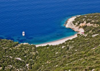 Mjestimični udari bure, uz uglavnom sunčano vrijeme i visoke temperature!