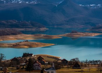 Mladi Hrvati se utopili u susjedstvu: Izvukli su tijelo djevojke, a tijelo mladića još traže