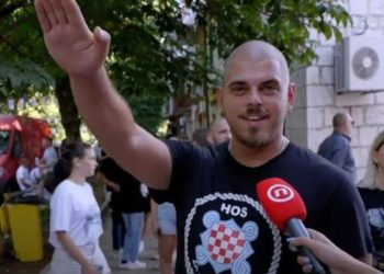 Mladić pred kamerama Nove TV ponosno podigao desnicu: “Za dom”