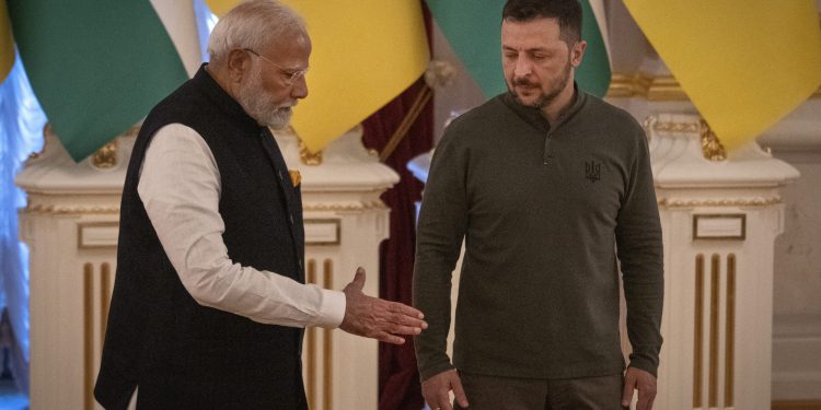 Modi poziva Zelenskog na razgovor s Putinom: Zelenski suzdržan