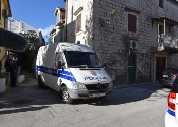 Muškarac na Čiovu napao dvije žene, jednu teško ozlijedio