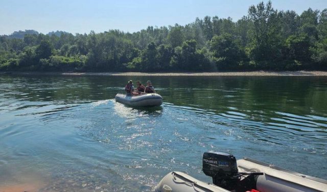NAKON STRAVIČNOG UTAPANJA Krijumčar koji je prevozio migrante bio je jedini s prslukom i još uvijek je u bijegu