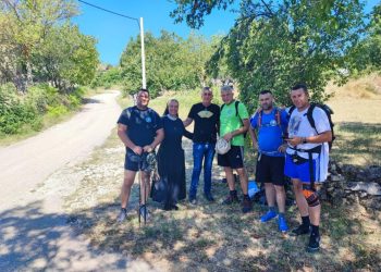 NEKI SU PJEŠAČILI I BOSONOGI Gradonačelnik Bulj dočekao hodočasnike i dijelio im vodu