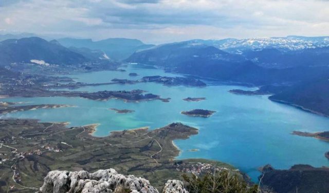 NESREĆA NA RAMSKOM JEZERU Ronioci nastavljaju potragu za tijelom mladića koji se jučer utopio s djevojkom